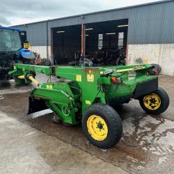 John Deere 1355