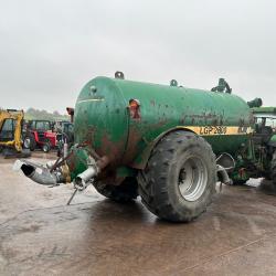 Major 2600 Gallon Tanker