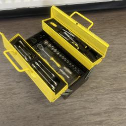 New 100 Piece Tool Kit