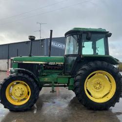 John Deere 3050