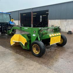 John Deere 1350