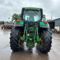 John Deere 6800