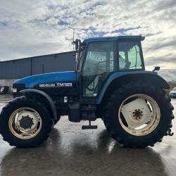 New Holland TM 120