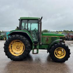 John Deere 6800