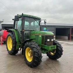 John Deere 6400