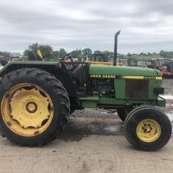 John Deere 2850