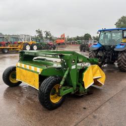 John Deere 1350