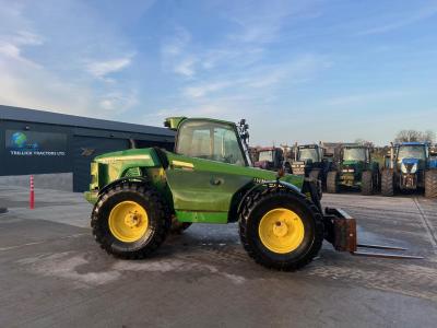 John Deere 3200